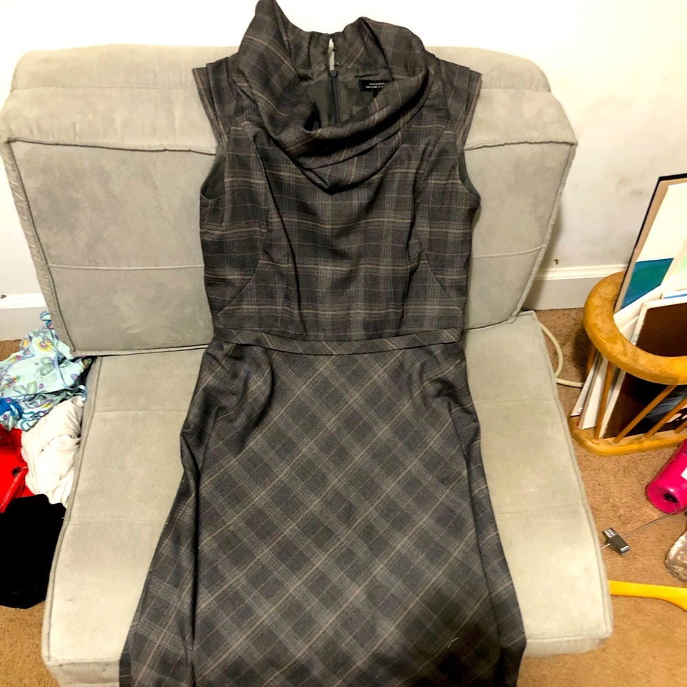 Tahari dress size 6